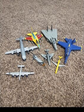 planes 6die cast and 2plastic